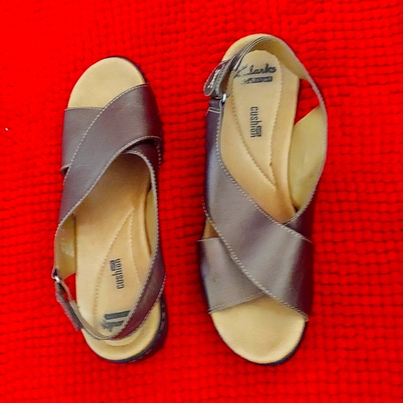 Sandals - Picture 1 of 3